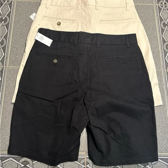 NWT 2 Old Navy Men's Shorts Cream and Black Flat Front Shorts - Picture 3 of 4